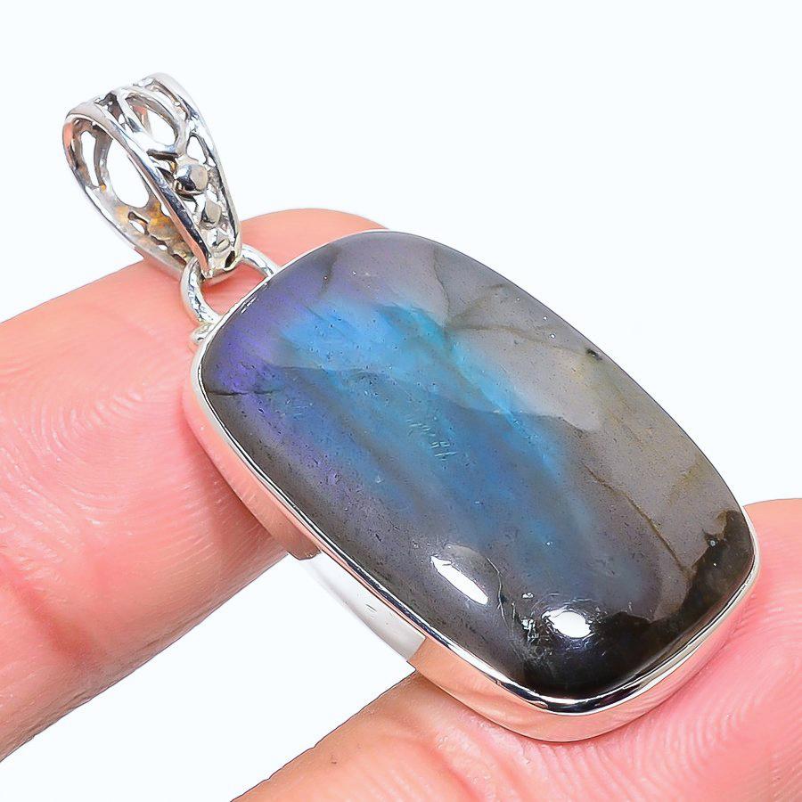 

Natural Labradorite Gemstone 925 Solid Sterling Silver Gift Pendant 1.73 M2t84