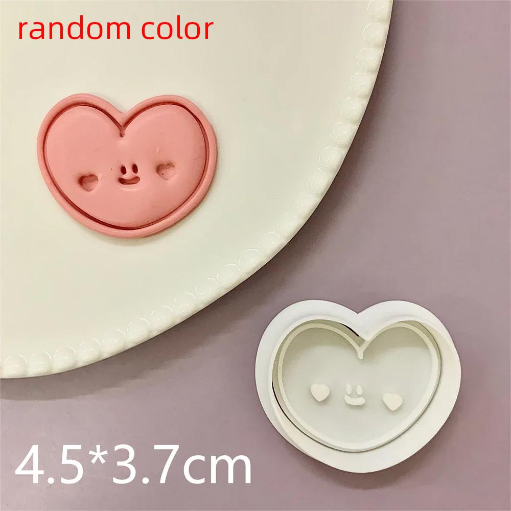 3D Cartoon Cute Animal Cookie Mold Bear Rabbit Cake Stamp Fish Mold  Love Heart Shaped Mold Baking Biscuit Cutters for Child