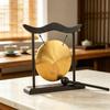 Dekoratives Desktop-Gong-Set mit Metallscheibe und Holzständer, Schlägeln, Chinesisch inspiriertes Schreibtisch-Akzentstück für Büro, Meditationsregal und Innenbereich