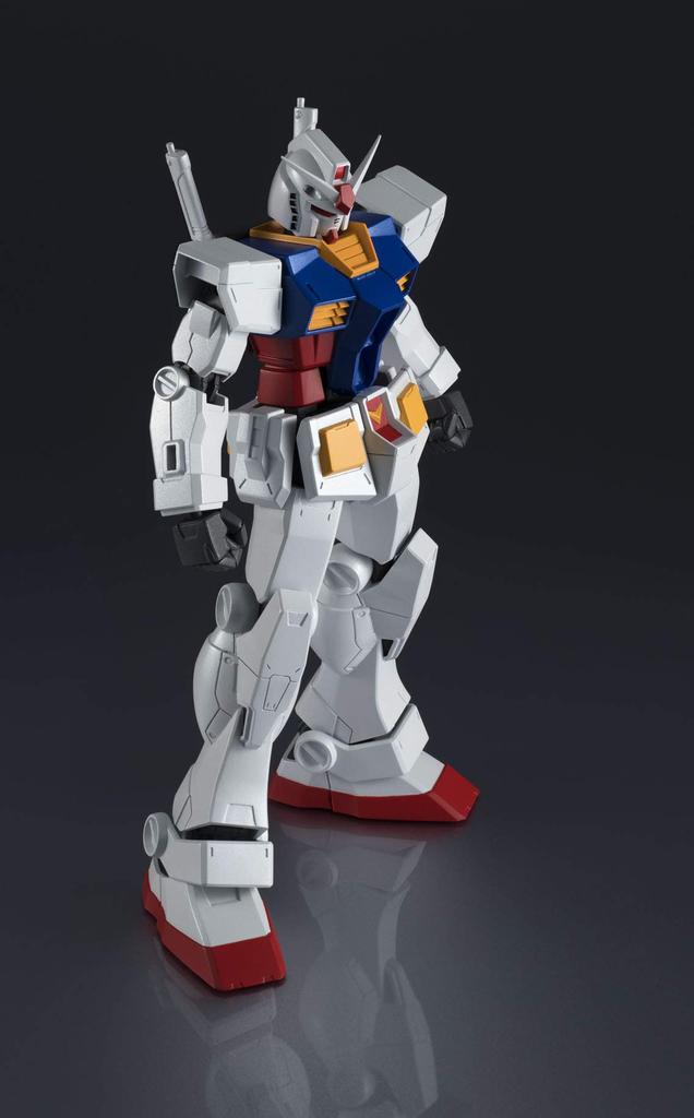 TAMASHII NATIONS GUNDAM UNIVERSE Mobilní oblek Gundam GUNDAM 150mm malovaná pohyblivá figurka RX-78-2 cca. ABS a PVC