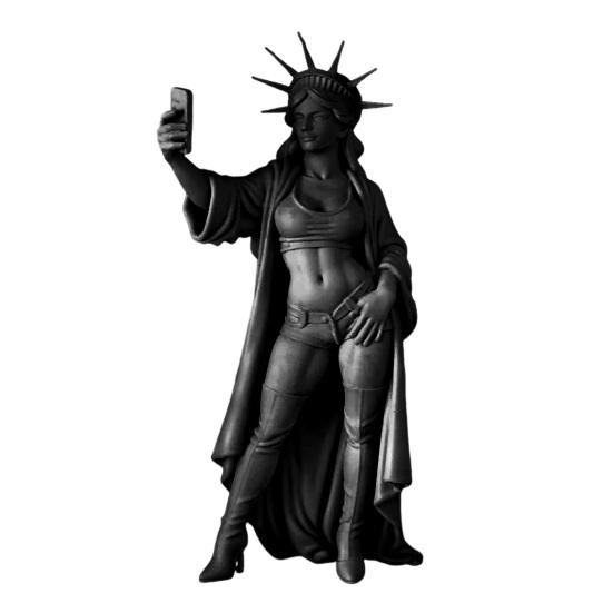 Sexy Statue of Liberty Modern Lady Liberty Selfie Sculpture 250th Anniversary Collectible Liberty Goddess Figurine for Living Room Table New York City