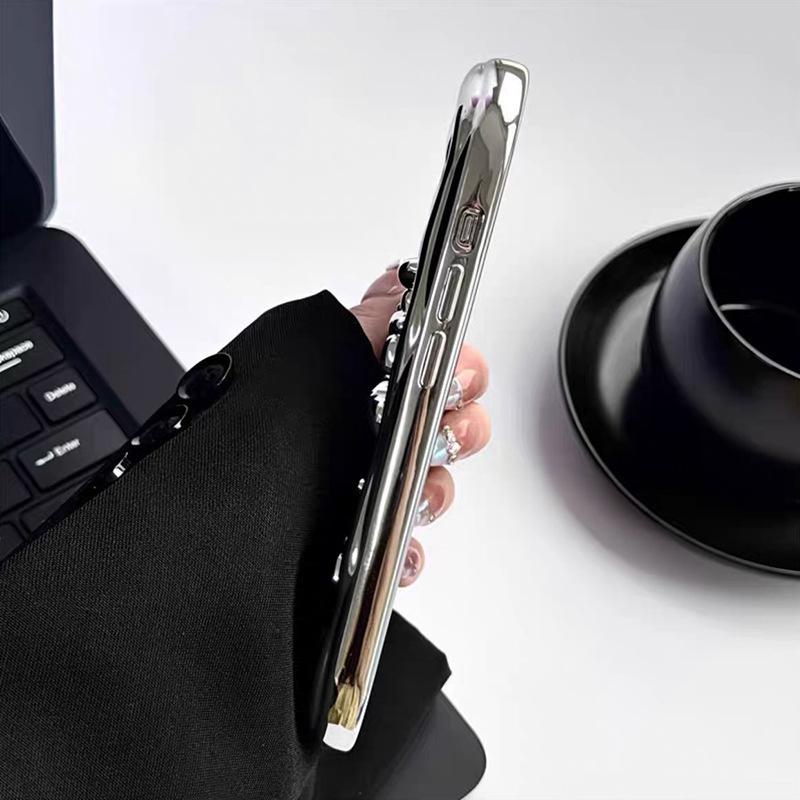 Electroplated Love Puppy Phone Case for IPhone17Promax Precision Hole All-inclusive Anti-fall for Apple 16 Hand Chain
