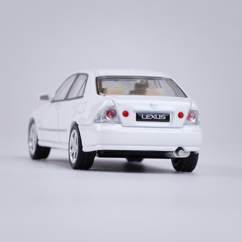 1/64 Lexus IS300 Sedan Miniature Model JKM 1:64 Premium Toy Car Vehicle Free Wheels Diecast Zinc Alloy Metal Collection Gift Boy