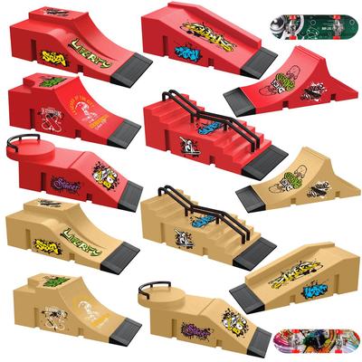 Professioneller Grenzüberschreitender Finger-Skateboard-Trainingspark: Mini-Rampe, U-Pool, Geländer und Schanze für Jungen