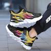 Kinder fliegen gewebte hohle atmungsaktive Single-Mesh-Sportlaufschuhe Outdoor-Flammen-Kinderschuhe