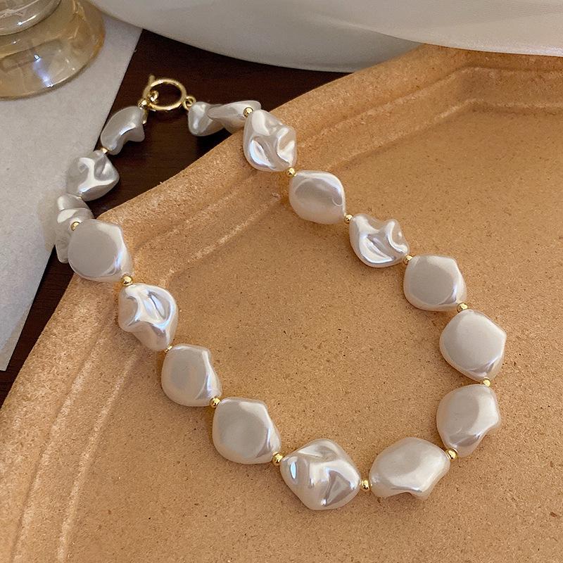 French Retro Temperament Baroque Pearl Necklace Women's Elegant Versatile Collarbone Chain Light Luxury Necklace
