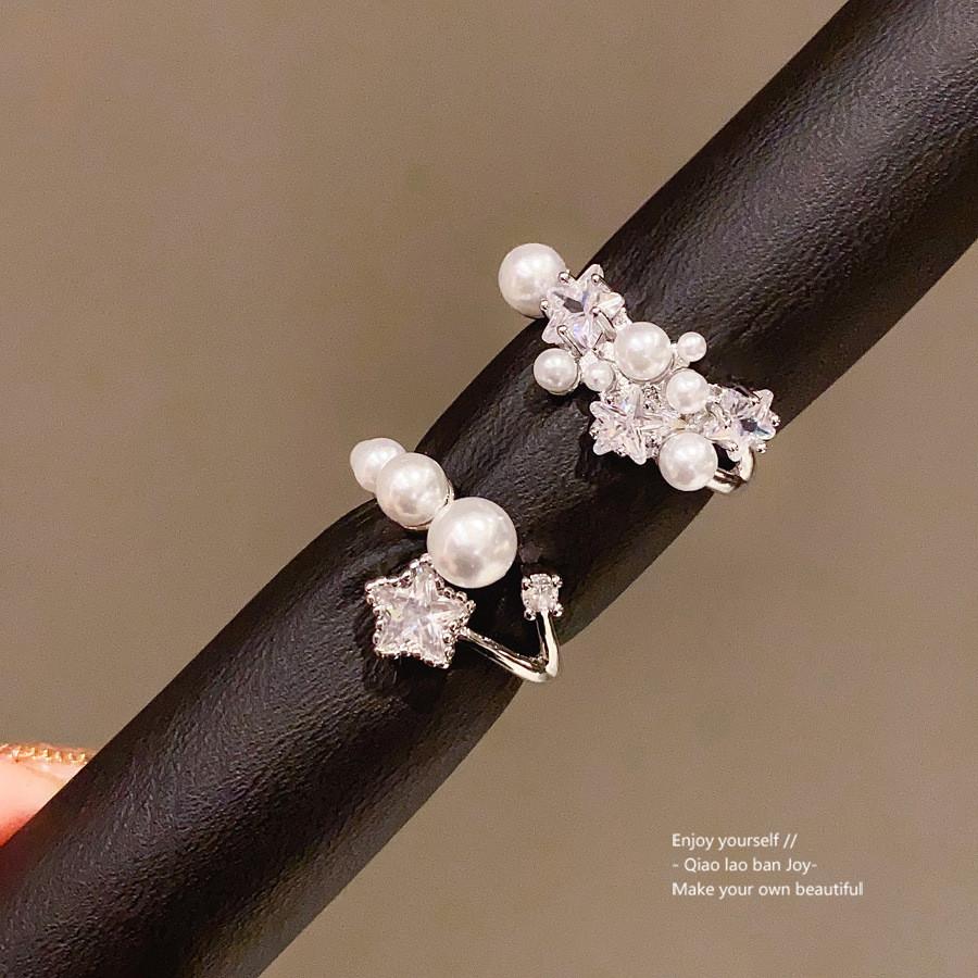 Geometric Zircon Pearl Ring For Women With Elegant Silver Finish For Fashion Daily Wear