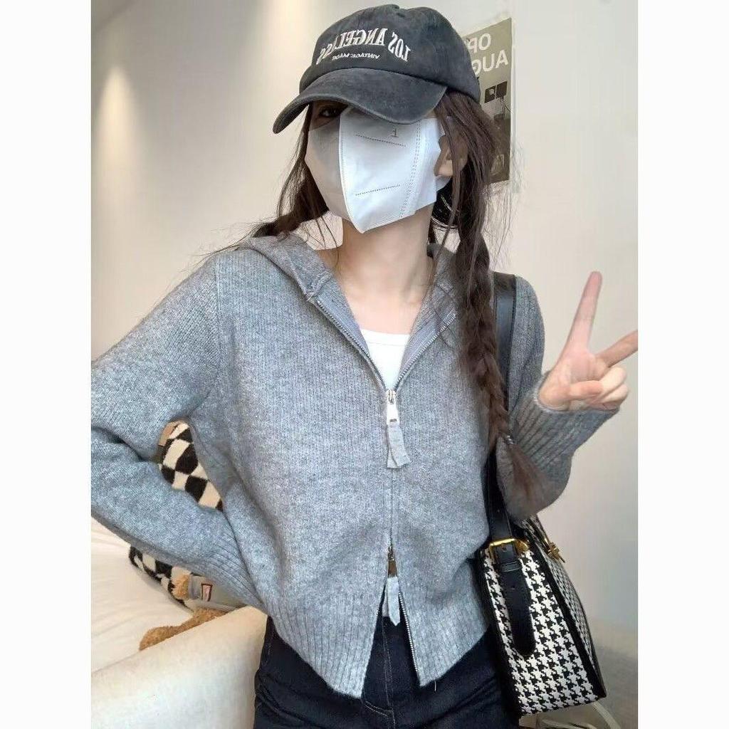 Women's Lazy Gray Hooded Knitted Cardigan - Zip-Up Long Sleeve Sweater for Early Spring