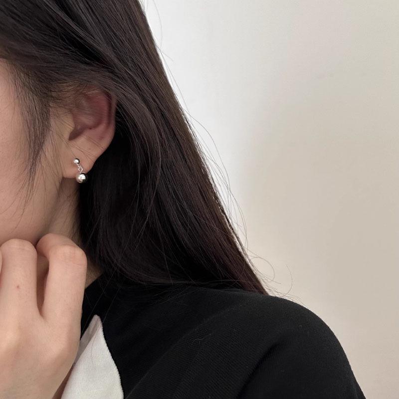 Sterling Silver Round Ball Earrings: Light Luxury, Versatile Studs for Simple, Trendy Summer Style