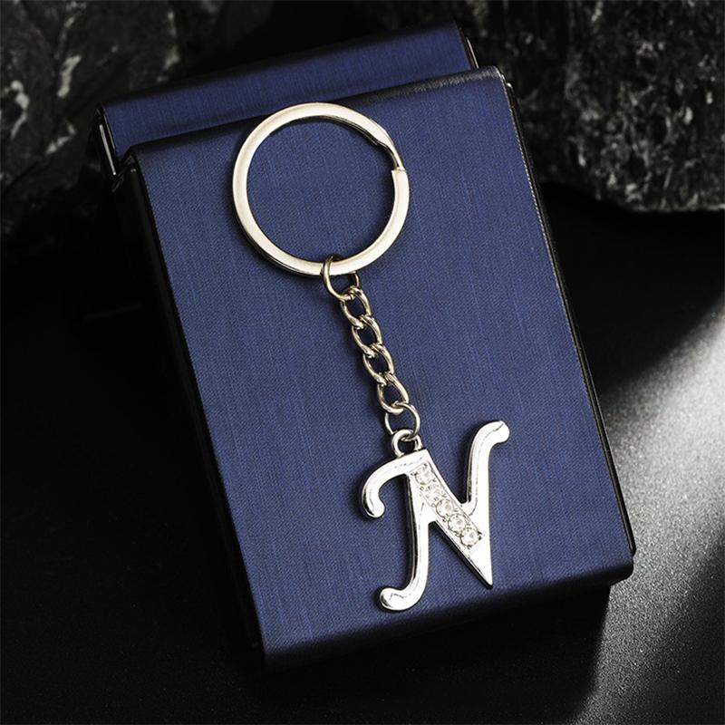 Porte-clés Mode Alphabet A-Z Charms Lettre Tendance Créatif Porte-clés 26 Initiales Pendentif Accessoires de Décoration de Sac à Dos Cadeau