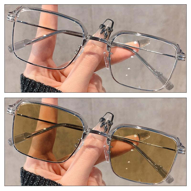 Vintage Square Sunglasses Women Men Anti Blue Light Rectangle Sun Glasses Female Eyewear Pochromic for Male Female Eyeglasses