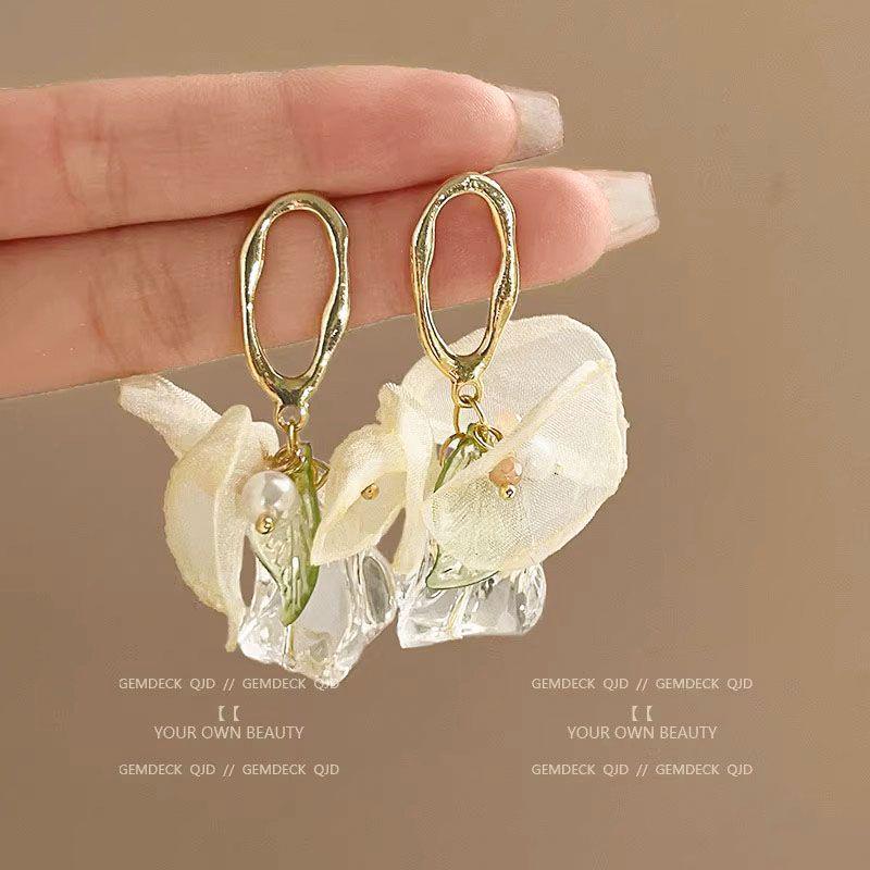 Dreamy Summer Romance Earrings: South Korea's New Trend for Women