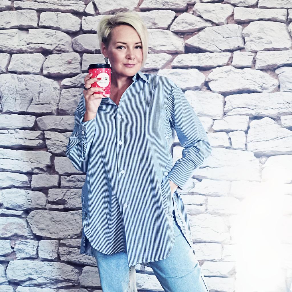 2025 Korean Loose Casual Mid-length Vertical Striped Shirt