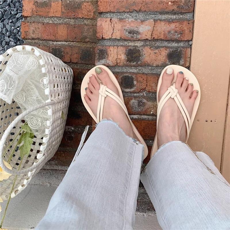 Fashion Casual Flat Flip-flops Women's Summer Outer Wear Non-slip Bath Pinch Foot Cool Slippers Beach Shoes
