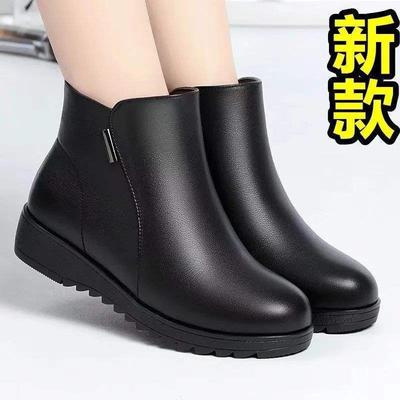 2025 chaussures mère automne et hiver nouveau polaire épaissi chaussures en cuir femmes semelle souple antidérapante résistante à l'usure chez les personnes âgées