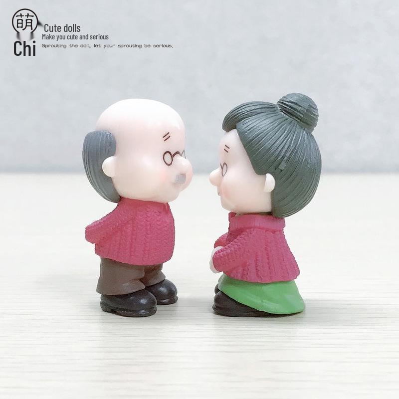 Succulent Bonsai Cake Decor: Grandparents Couple PVC Figurines for Micro Landscape