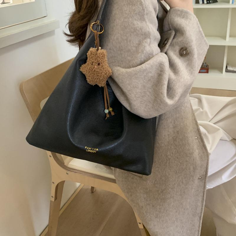 Retro Bag Women's Large Capacity 2025 New Autumn and Winter Simple Versatile Shoulder Bag Premium Texture Commuter Tote Bag