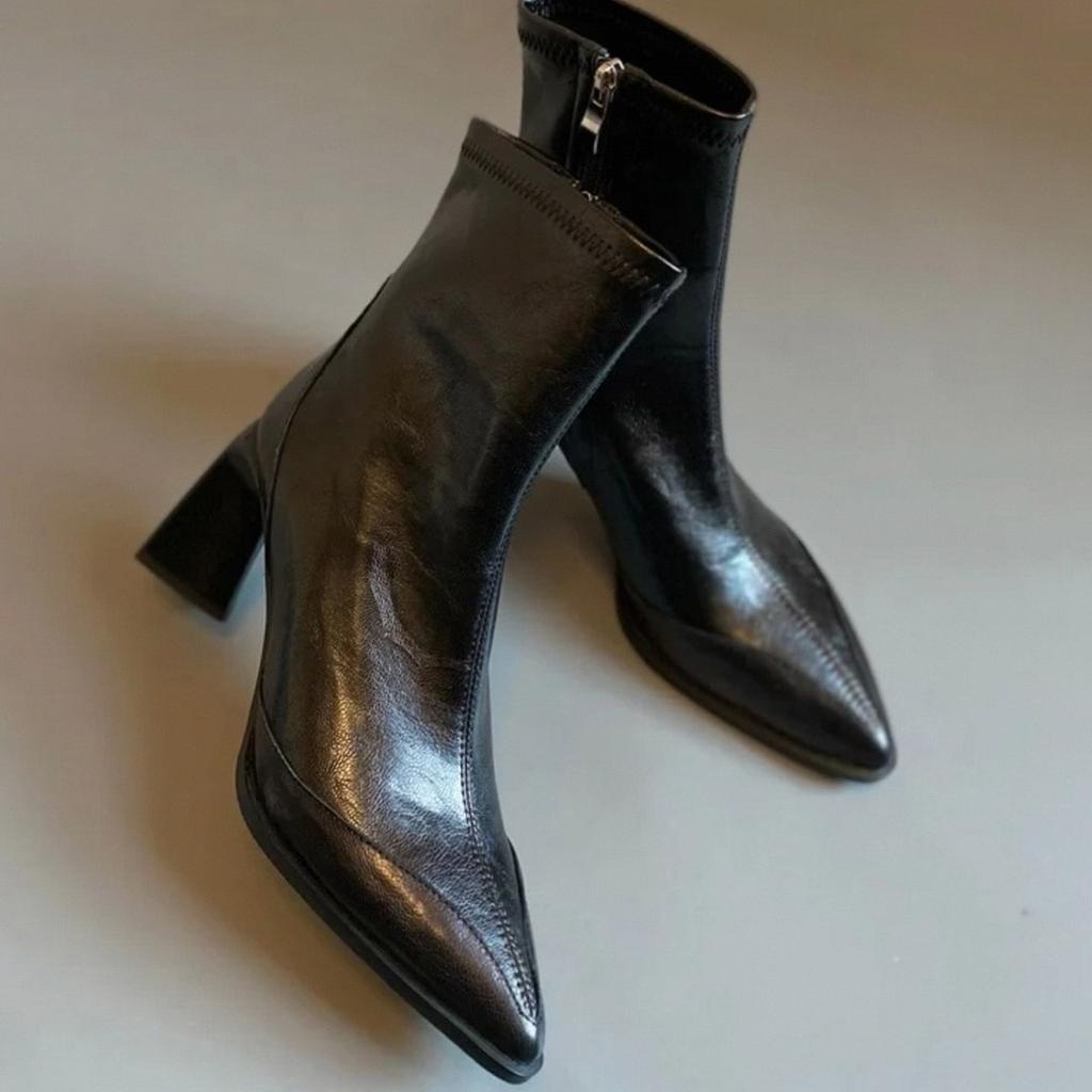 Super měkká jehněčí kůže~ špičaté francouzské tenké kozačky 2025 podzim a zima nové temperamentní kotníkové boty na vysokém podpatku dámské