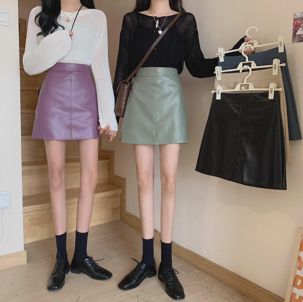 Women's 2023 Retro High-Waist PU Leather Skirt - Slim, Short, Black, Korean-Style for Autumn/Winter Fashion.