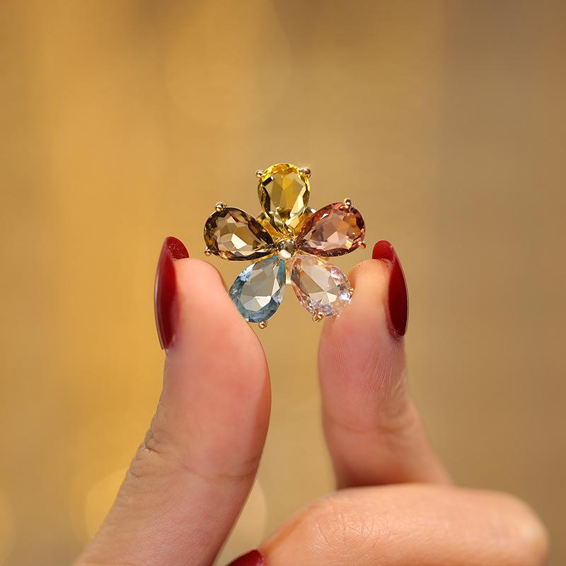 Five-Petal Flower Zircon Brooch Pin for Blouse Collars