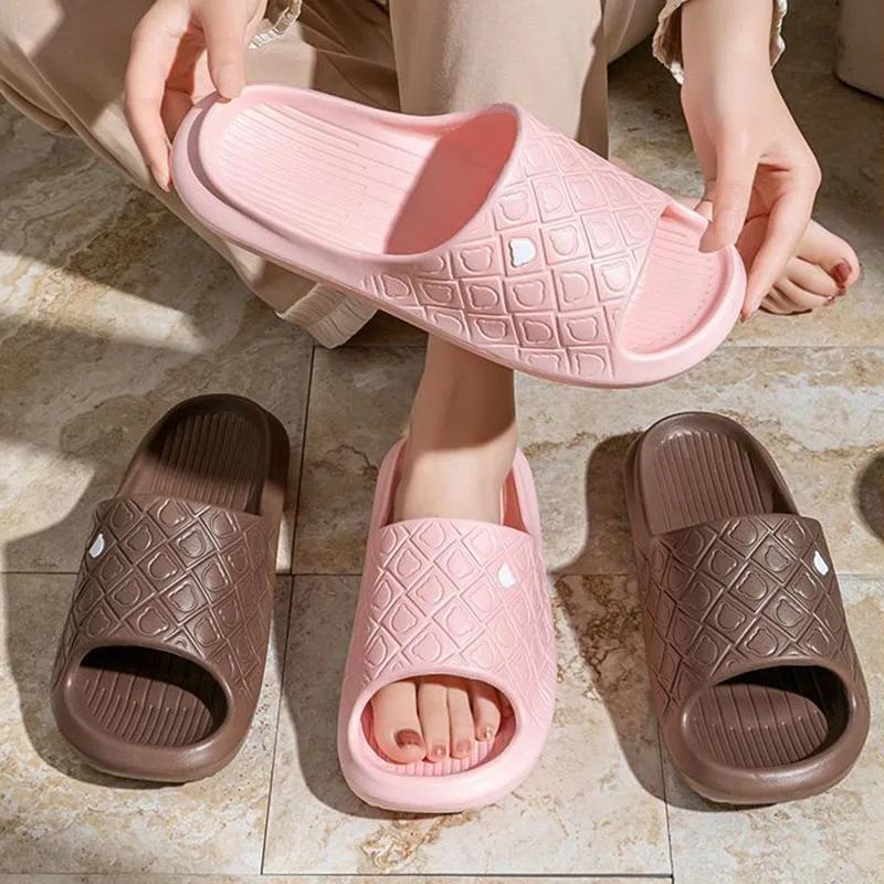 Fashion Summer Non-Slip House Slippers Women 2025 Comfort Soft Sole Bathroom Slippers Woman Solid Color Light Flat Heel Indoor Slides