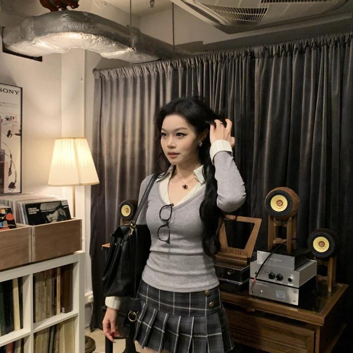 

Women s School Style Knit T-Shirt: Peach Heart Design, Fake Two-Piece, Autumn/Winter Fashion Medium