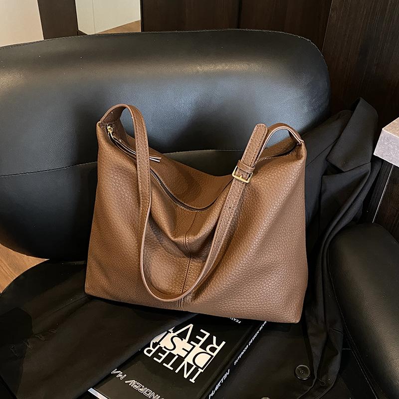 Large-capacity Retro Bag Women's Autumn and Winter Versatile 2025 New Simple Shoulder Messenger Bag Casual Commuter Tote Bag