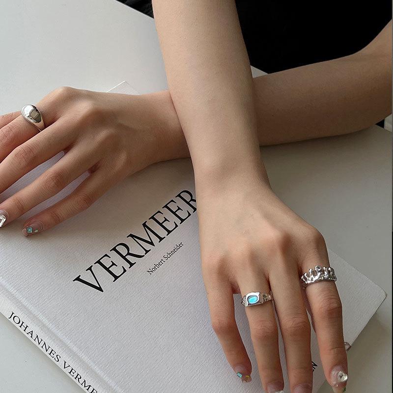 Unique Silver S925 Adjustable Ring For Women Highlighting Mesmerizing Moonstone And Blue