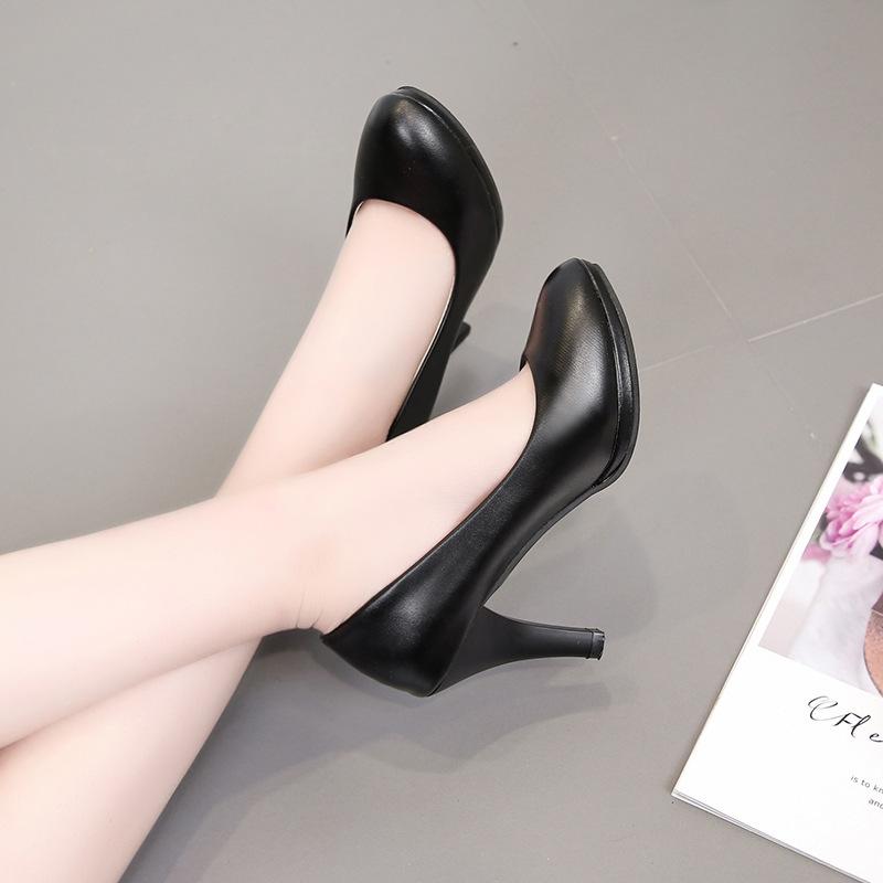 Professional shoes, small leather shoes, black single shoes, ladyshoes, pointed head, shallow mouth, high heel, large size.