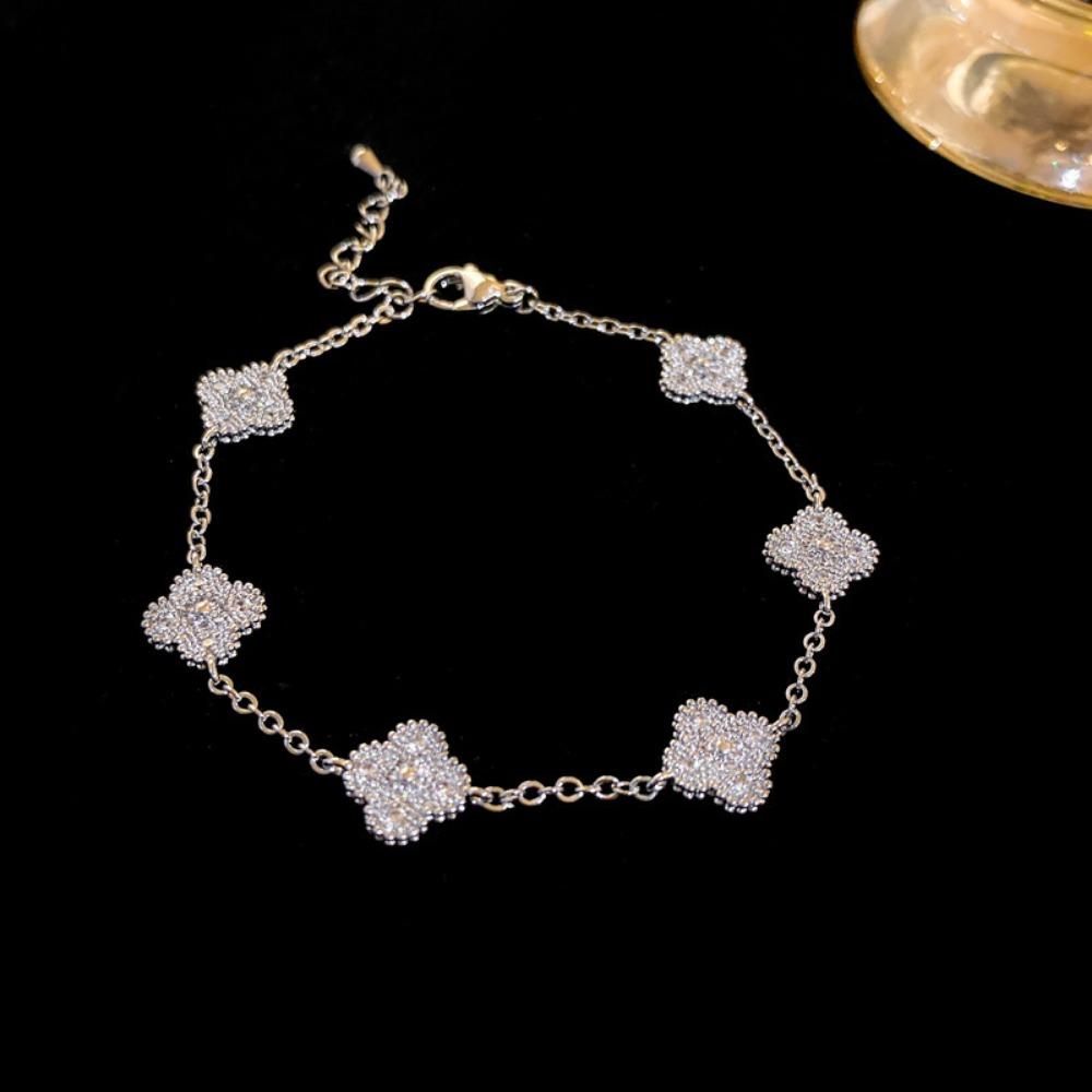 High-end Lucky Four-leaf Clover Bracelet Light Luxury High-end Temperament Hand Jewelry Fashion Design Jewelry