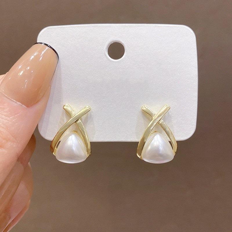 

Fashion Niche Design French Stud Earrings Women S Earrings Unique Personality Versatile High-End Earrings