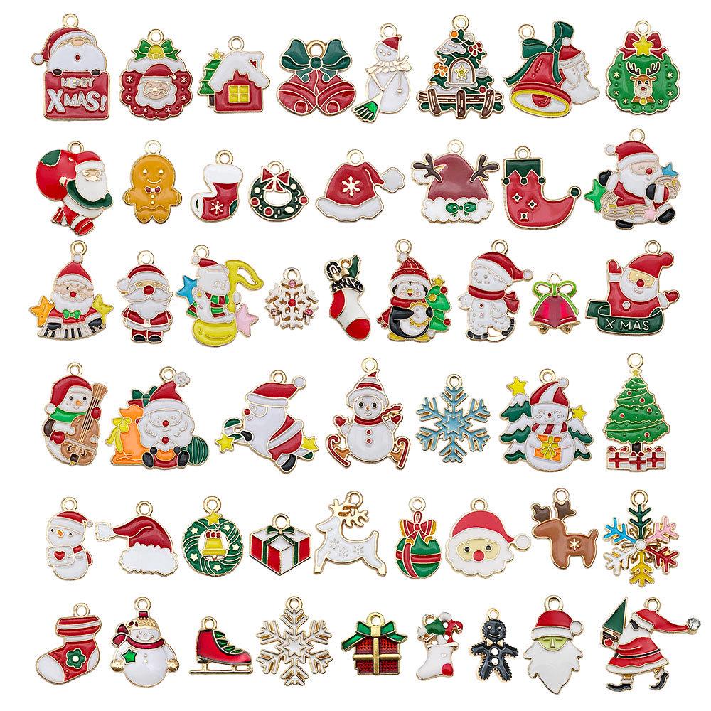 100-teiliges Weihnachts-Tropföl-Legierungs-Schmuckzubehör: Weihnachtsmann, Schneemann, Glocke, Rentier Anhänger für DIY Armbänder.
