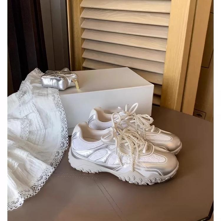 

2025 new pair of shoelaces age-reducing versatile Forrest Gump shoes crescent soles inner height increase lace pearl casual moral training shoes women 40 срібний