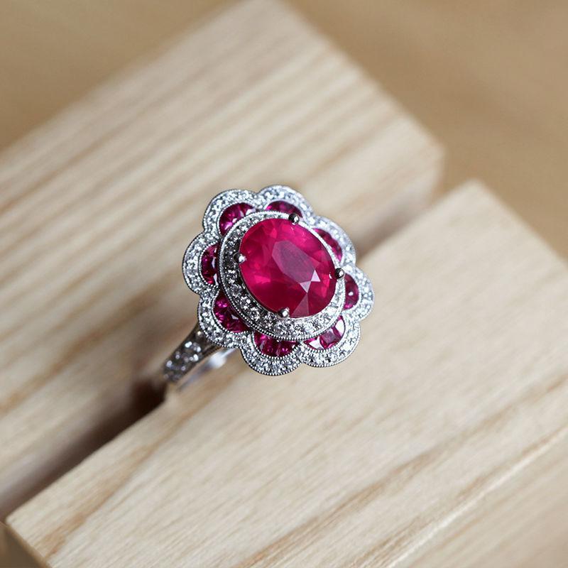 Bagues classiques en pierres précieuses rouges pour femmes, luxe léger, fleurs exquises, radieuses, de haute qualité, bijoux de fiançailles tendance