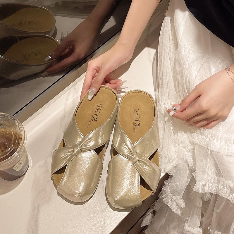 Taschenkopf-Halbpantoffeln mit dicker Sohle Damen-Oberbekleidung 2025 Sommer neue bequeme Rock schöne silberne coole Pantoffeln