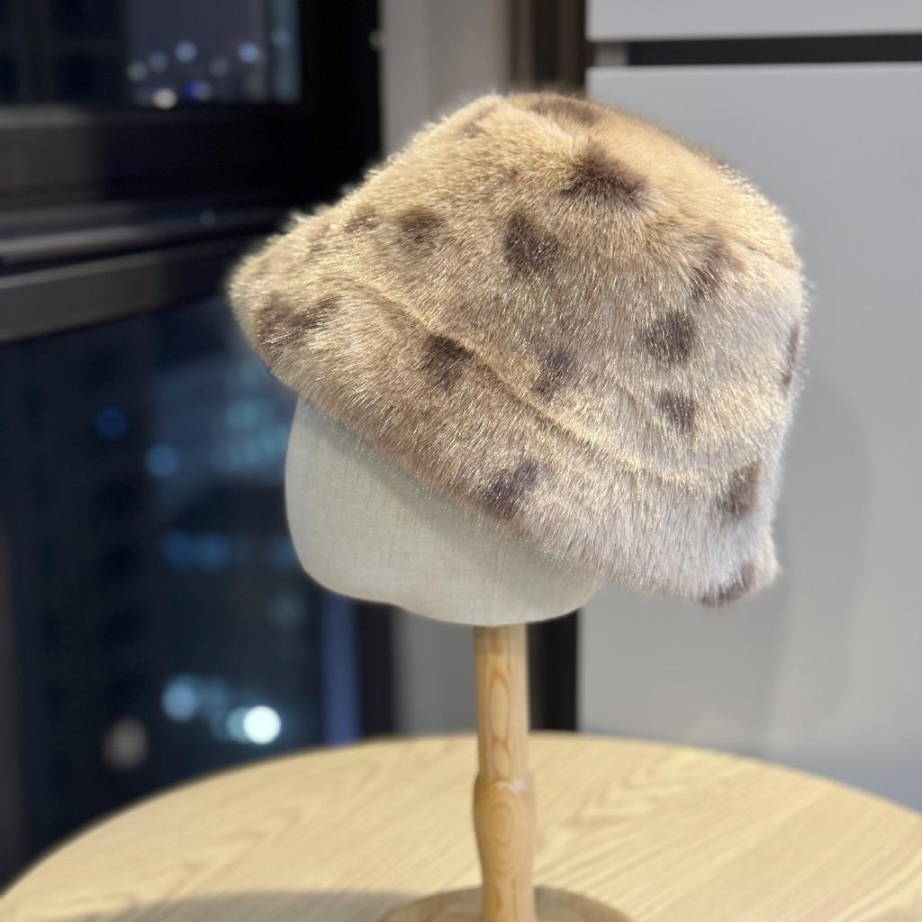 Thick Plush Fisherman Hat for Women in Autumn and Winter Hot Girl Style Warm and Face Friendly Small Basin Hat Cold Proof Bucket Hat