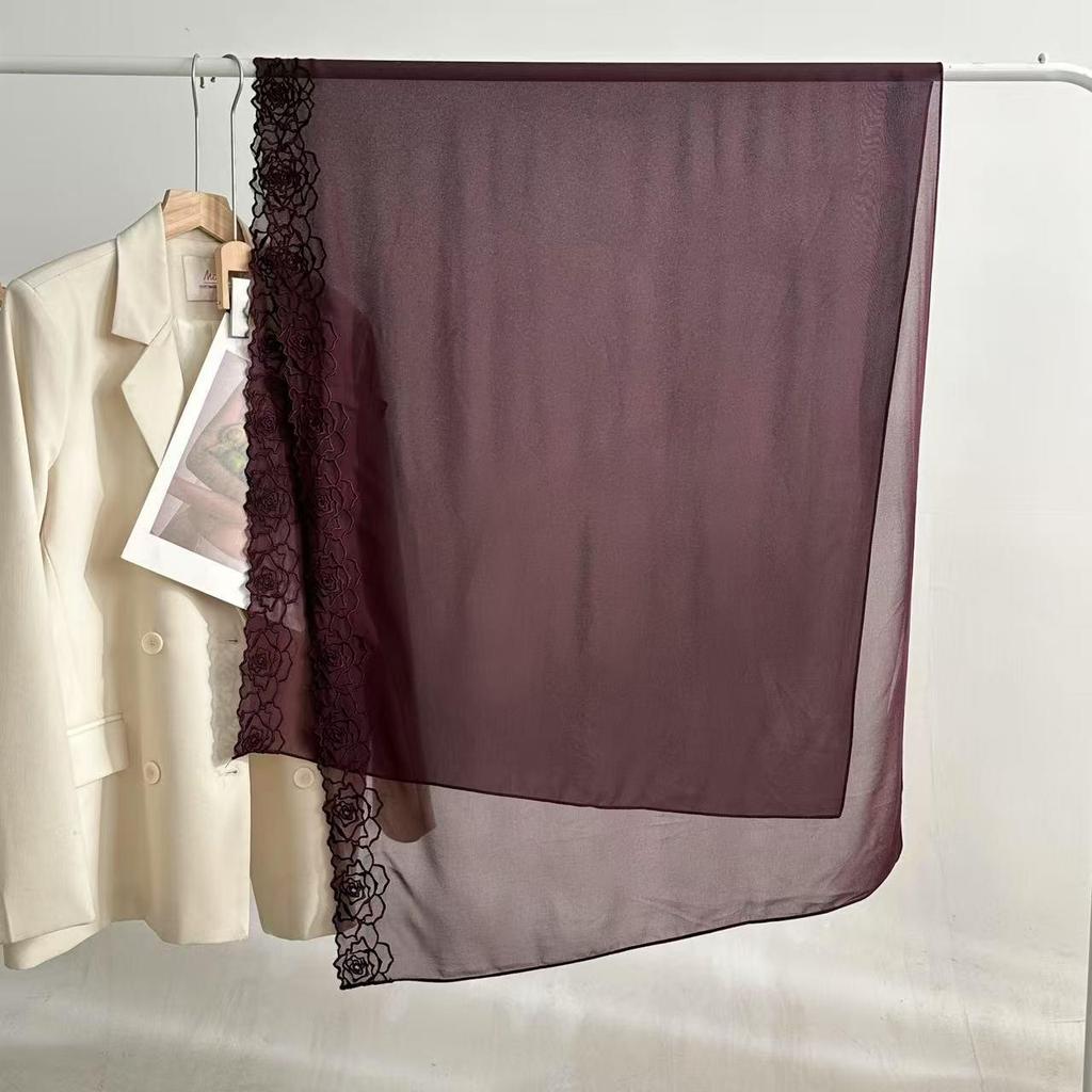 Sciarpa da Donna in Chiffon Monocolore con Grande Ricamo Floreale – Versatile Sciarpa di Seta & Protezione Solare