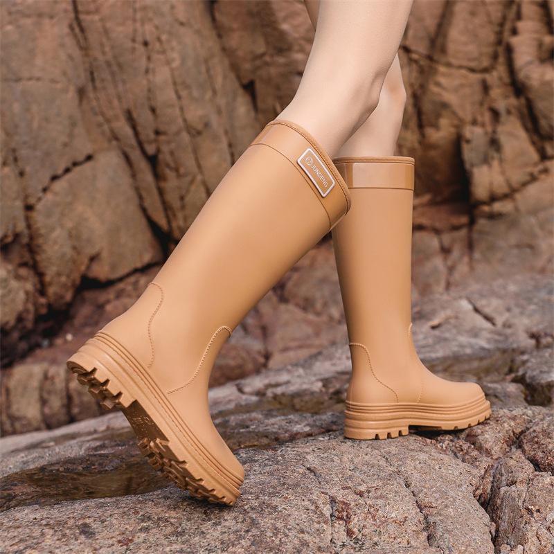 Winter velvet cover thermal rubber shoes women's seaside rain shoes fashion high tube cm platform rain boots exquisite women's water shoes