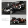 Maßstab 1/24 BENZ E300 Legierungsautoform Ornament Metallguss Limousinenmodell Geschenk für Jungen Sound und Licht Kinder simuliertes Spielzeugauto