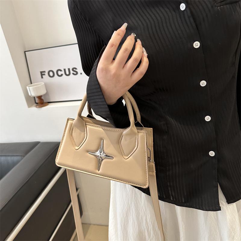 Internet Celebrity Fashion Texture Personalized Handbag 2025 Spring and Summer Versatile Shoulder Messenger Bag Foreign Style Small Square Bag Leisure