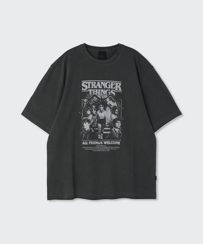 MUSINSA STANDARD [Stranger Things Collaboration] All Friends Welcome T-Shirt [Charcoal Grey]