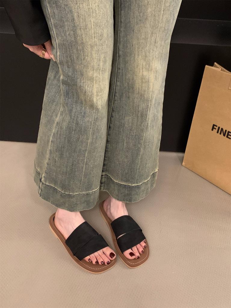 Internet Celebrity Flat-bottomed French Cool Slippers Women's Shoes Wear 2025 New Summer Retro Beach Seaside Roman Sandals