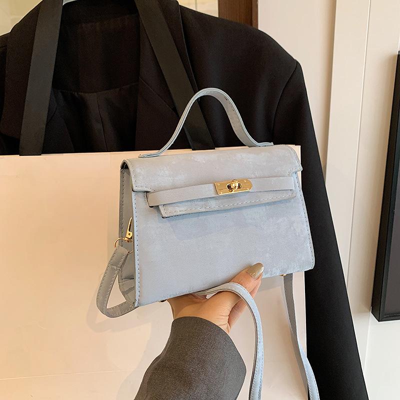 

Сумочка Весна Новая Красивая Ins Темперамент Простая и Модная Корейская Версия Сумка Через Плечо Маленькая Квадратная Сумка Трендовая