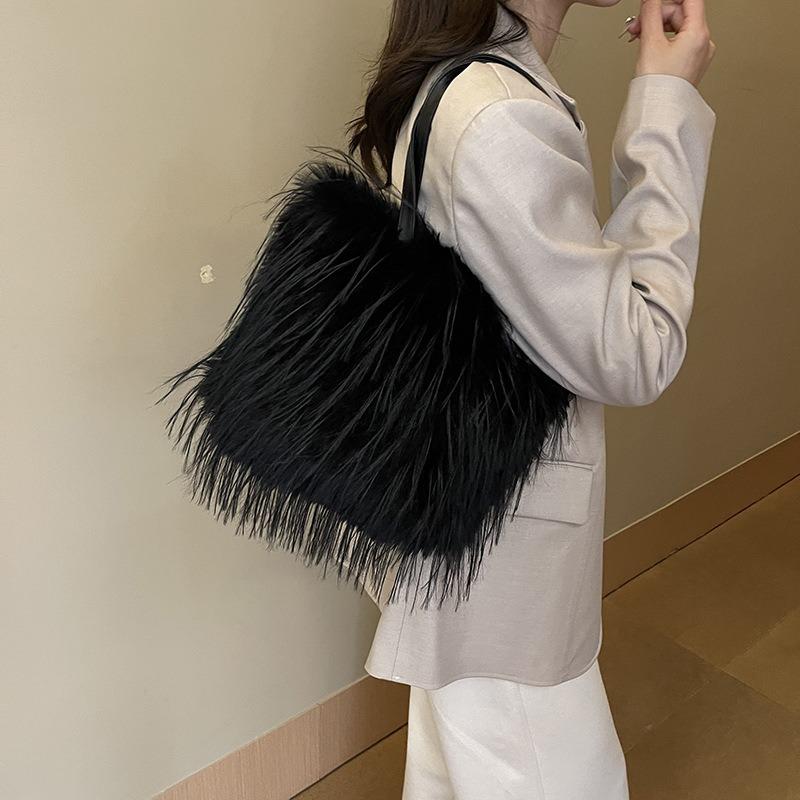 Plush bag women's autumn and winter new versatile shoulder handbag casual high-end plush bag