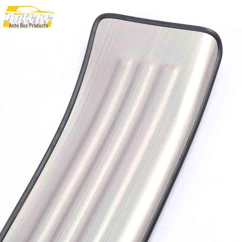 Roewe RX3 Stainless Steel Sill Strips & Bumper Welcome Pedal Decoration Stickers