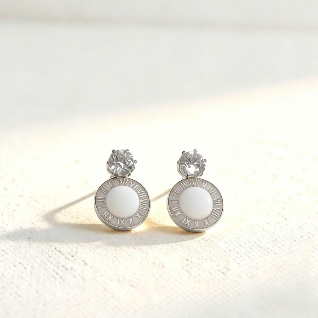 Oorbellen met Romeinse cijfers van titaniumstaal in Koreaanse stijl - Leuke en eenvoudige sieraden voor meisjes, perfect voor de herfst- en wintermode.