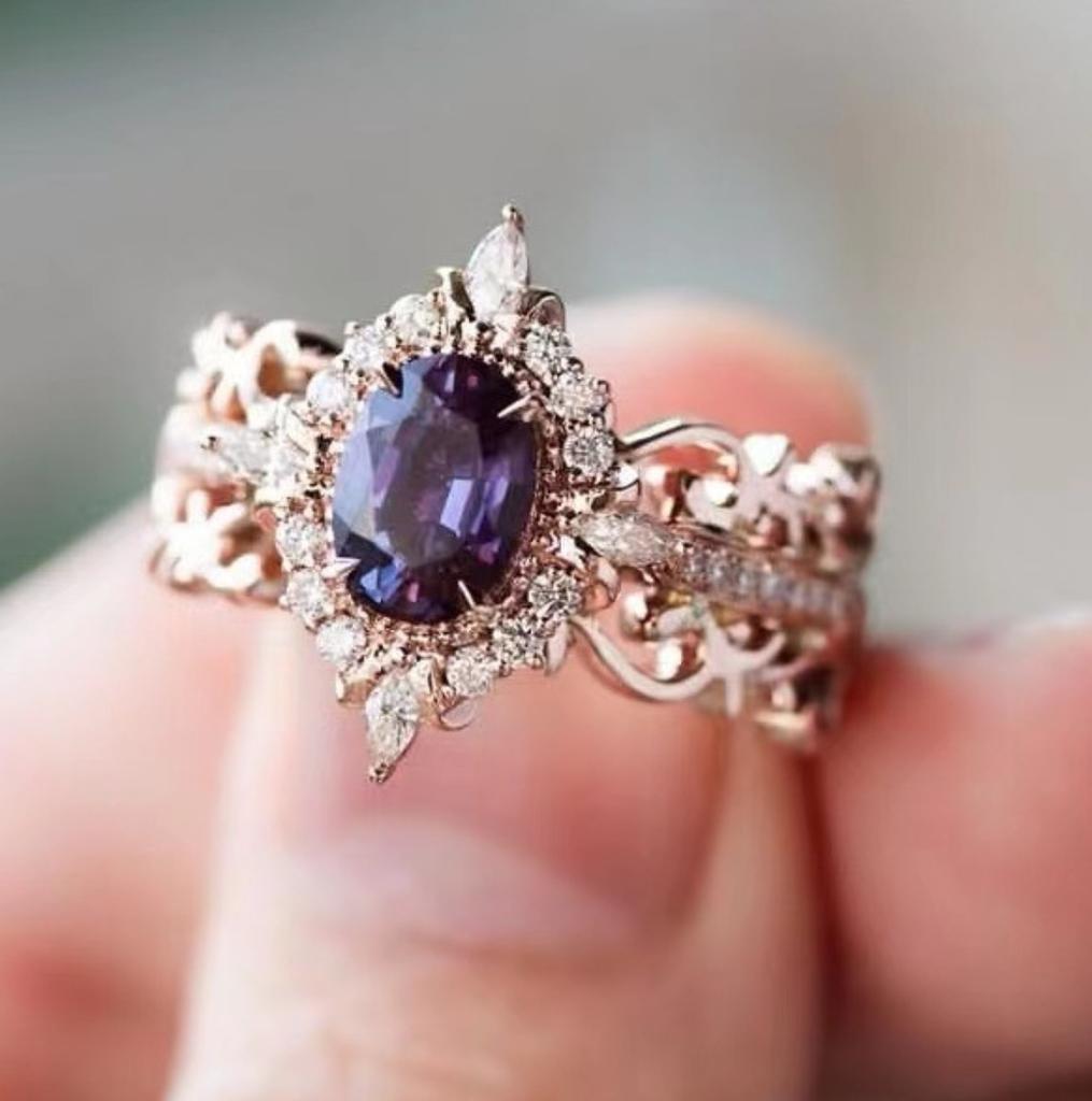 Luxury Fashion French Fashion Colored Diamond Ring Lace Zircon Versatile Catwalk Women's Jewelry New Products