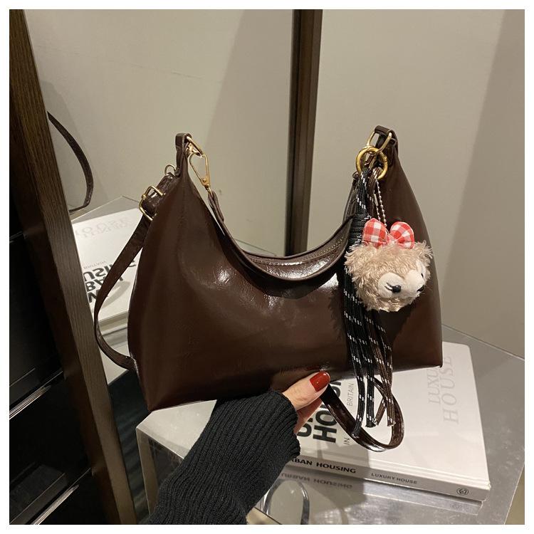 Textured Oil Wax Leather Solid Color 2025 New Winter Retro Casual Large Capacity Single Shoulder Underarm Crossbody Underarm Women's Bag