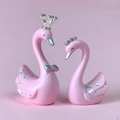 2 Pieces Resin Swan Statue Handpainted Animal Sculpture Garden Table Dashboard Ornaments