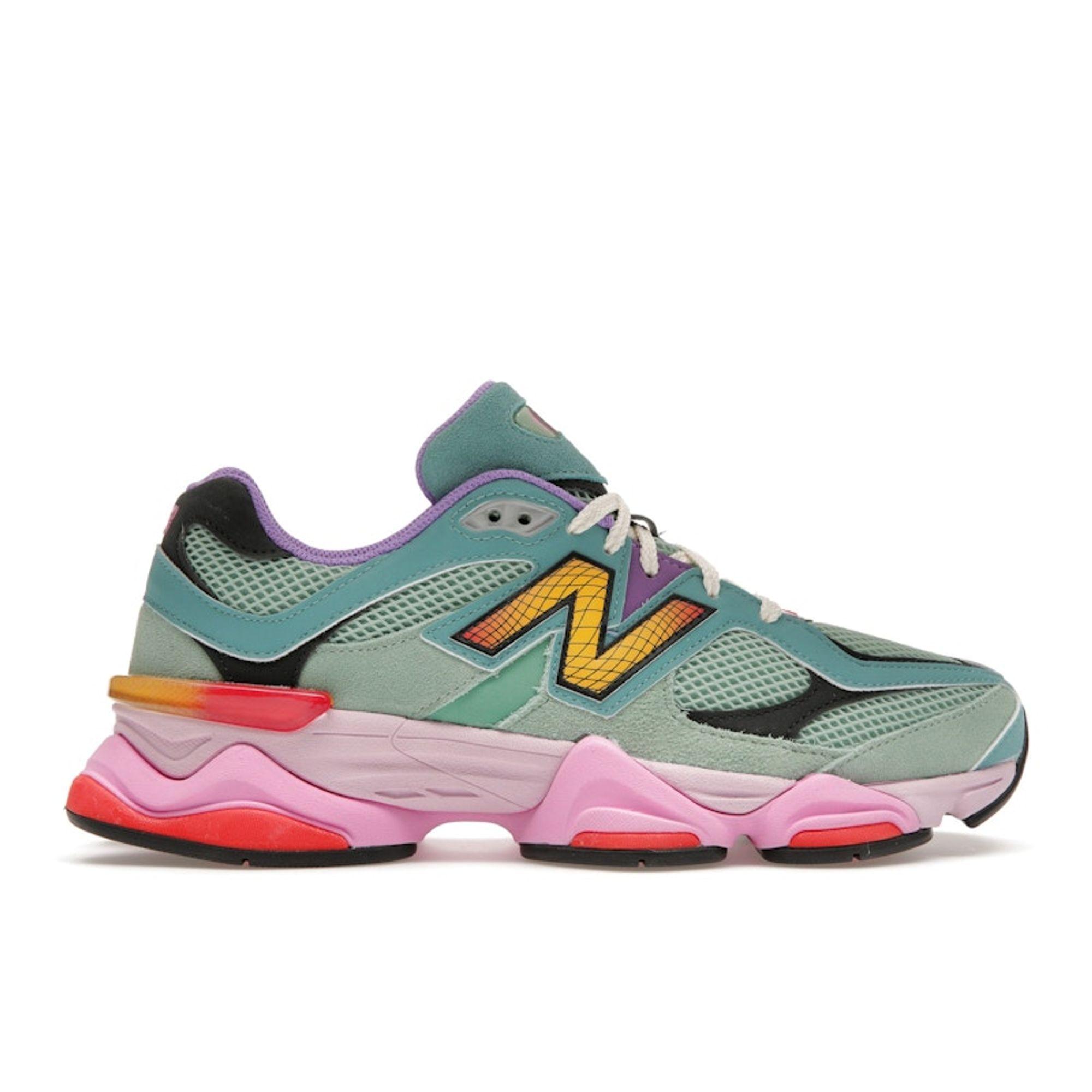 

Кроссовки унисекс New Balance 9060 Warped Green Sage-Leaf Neo-Flame U9060WRB 44